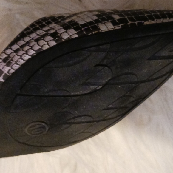 SAM LIBBY FLATS Size 10. - Picture 5 of 13